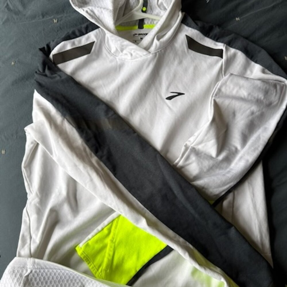 Brooks Nightlife Run Visible Thermal Hoodie - Size M
